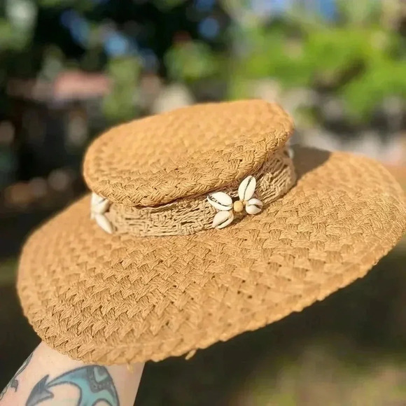 Natural Straw Hat with Seashell Detail – Boho Wide Brim, Summer Beach Hat - Picture 4 of 10